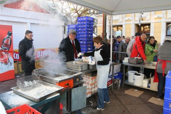 Na Gastrofešti je podijeljeno oko 4000 porcija friganih ribica,