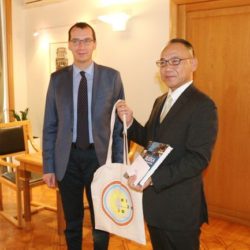 Zamjenik Filipović uručio je pismo gradonačelnika Vojka Obersnel za gradonačelnika Kawasakija Norihika Fukudu