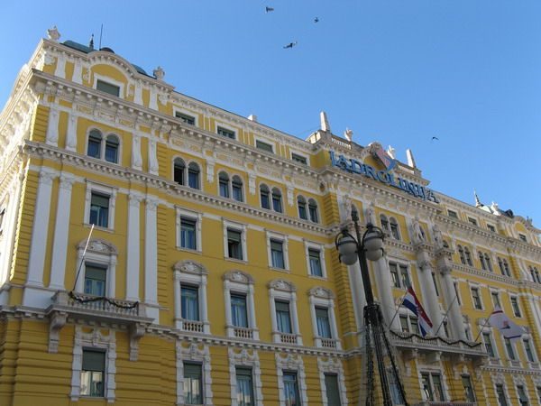 Palača Jadrolinije