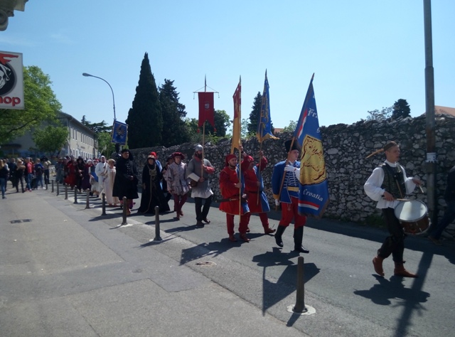 Defile Trsatom u povijesnim odorama