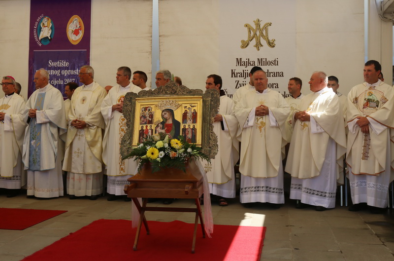 Procesijom i svečanom misom obilježena 650. obljetnica dolaska slike Majke Milosti na Trsat