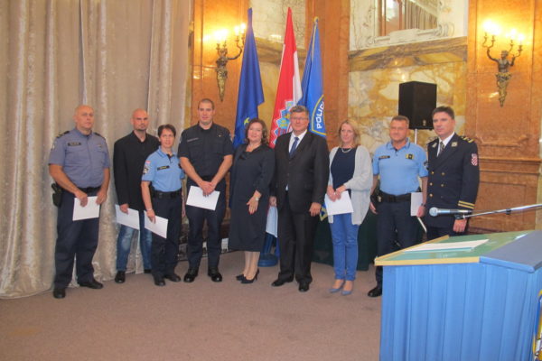 Uručena priznanja najboljim policijskim djelatnicima