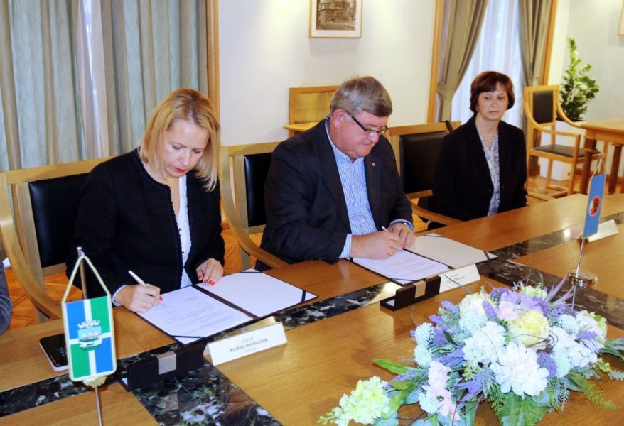Potpis Sporazuma o ustupanju materijala za Građanski odgoj