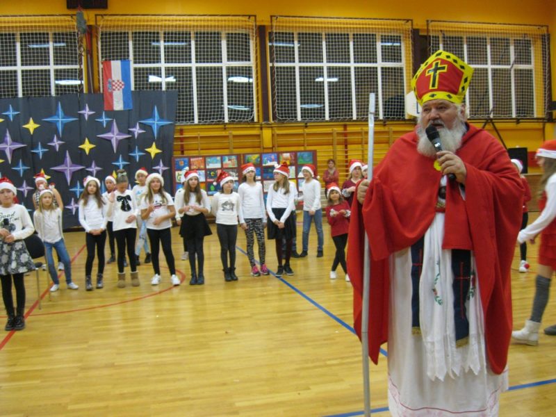 Sv. Nikola pohodio djecu s područja MO Srdoči