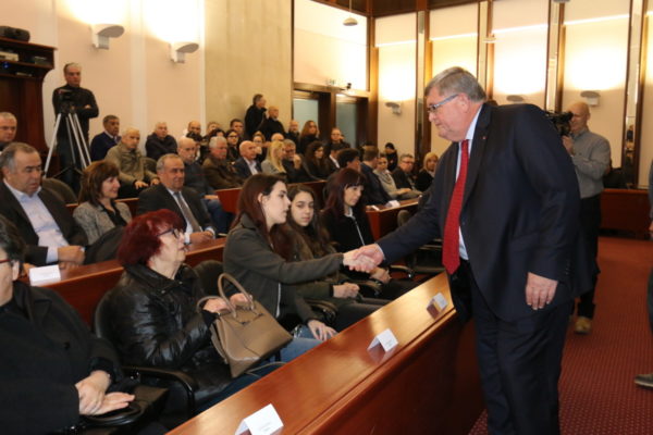 Nedostajat će ponajviše svojoj obitelji, supruzi Silviji, kćerima Ledi i Dori i majci