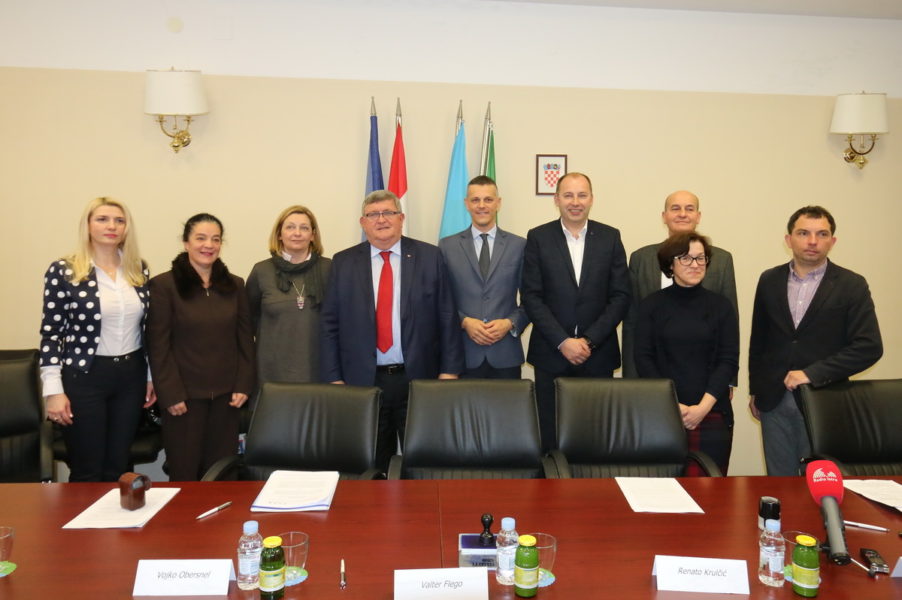 Potpis ugovora u Istarskoj županiji o uvođenju Građanskog odgoja i obrazovanja