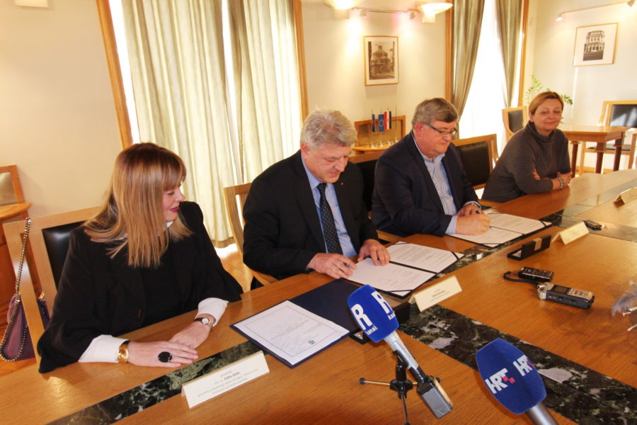 Potpisivanje ugovora za Građanski odgoj s Primorsko-goranskom županijom