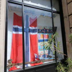 Izložba učeničkih radova Norveška kap u Rijeci u izlogu gradske uprave