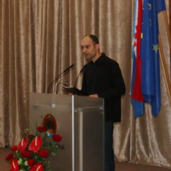 Riječki glumac Damir Orlić izrecitirao dio Kovačićeve poeme “Jama”