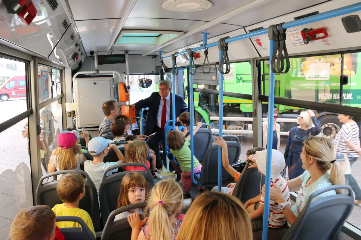 radionica za polaznike Dječjeg vrtića Rijeka u minibusu KD Autotrolej