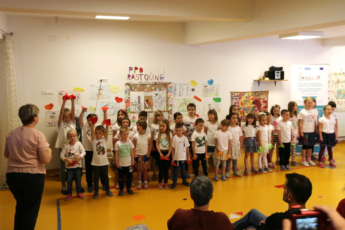 Otvoren Međunarodni susret djece, odgojitelja i učitelja u Dječjem vrtiću Drenova