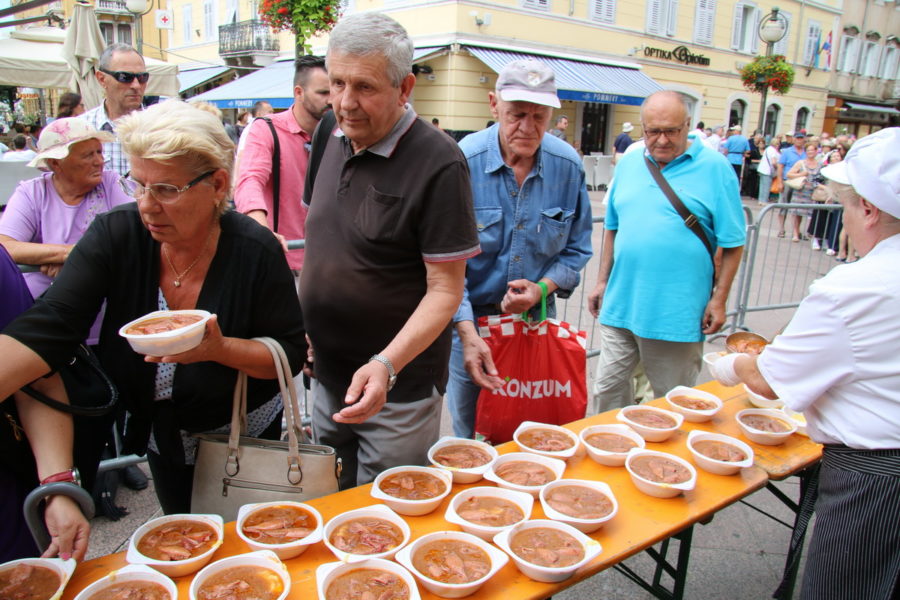 Dan grada Rijeke i sv. Vida – podjela liganja i štrudle od trešanja