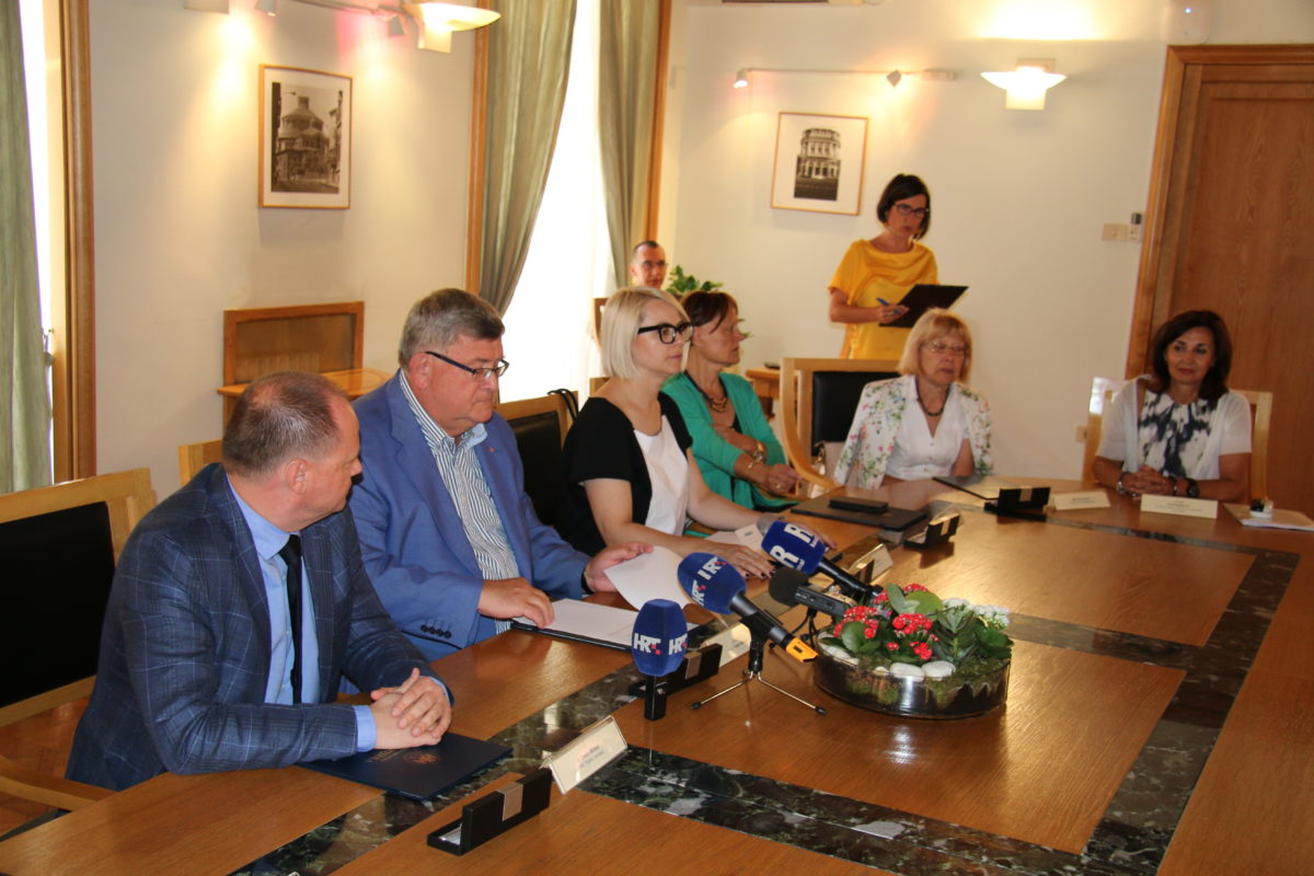 Grad Rijeka i gradska komunalna društva donirali 2 milijuna kuna riječkom KBC-u