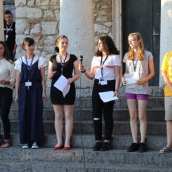 Predstavnici djece koja dolaze iz raznih krajeva svijeta, a među njima i iz tri grada prijatelja Rijeke - Kawasakija, Neussa i Novog Sada