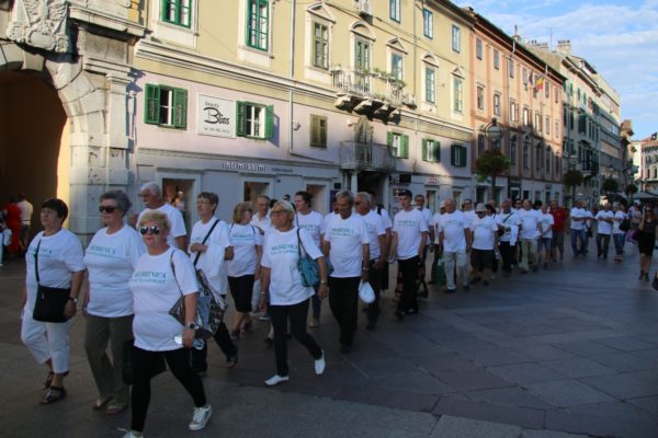 Rijekom prošao mimohod sjećanja Srebrenica svijetom hodi
