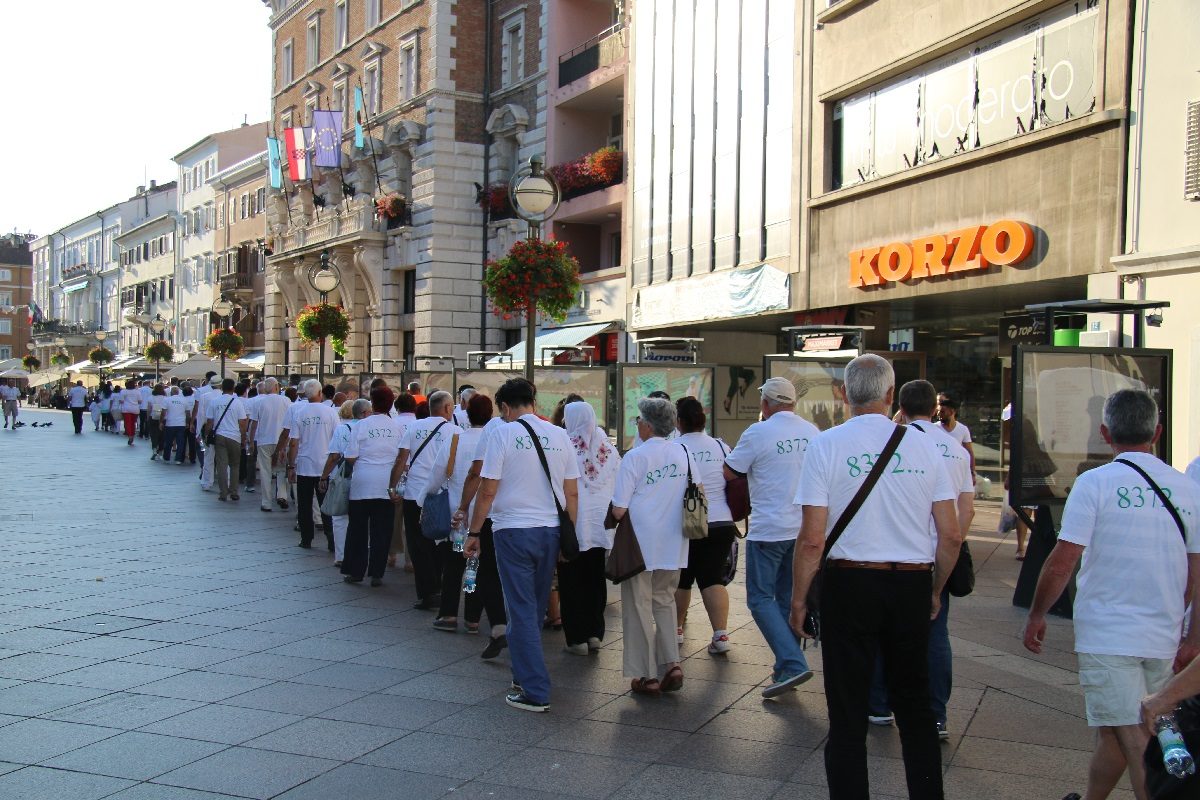 Rijekom prošao mimohod sjećanja Srebrenica svijetom hodi