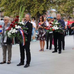 olaganje cvijeća na Mostu hrvatskih branitelja