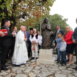 Kip je blagoslovio don Lush Gjergji, generalni vikar Prizrensko-prištinske biskupije