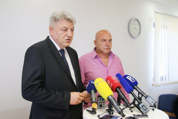Župan Zlatko Komadina i predsjednik Kriznog stožera za 3. maj Predrag Knežević
