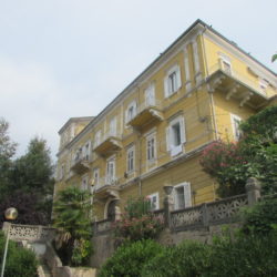 Vila Cosulich - Šetalište Trinaeste divizije 21