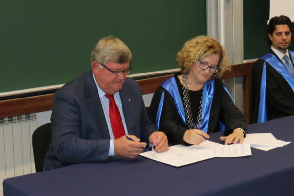 Ugovor su potpisali dekanica Pravnog fakulteta Vesna Crnić-Grotić te riječki gradonačelnik Vojko Obersnel