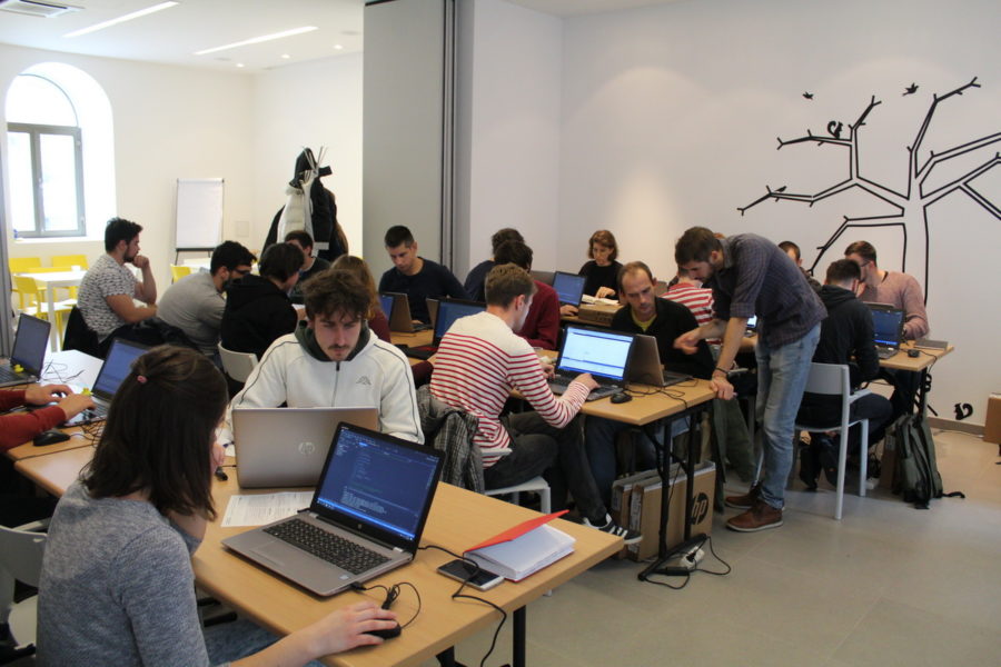 U tijeku je prvi ciklus intenzivnog osposobljavanja za programiranje i poslovne vještine