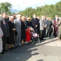 ostavljanje natpisne ploče u Ulici Marina Jakominića