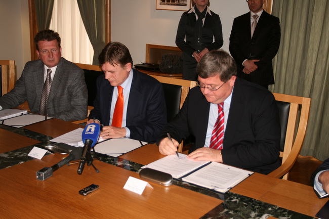 Potpis ugovora za rekonstrukciju vodoopskrbe naselja Pulac