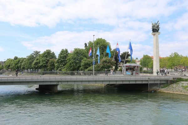 Spomenik oslobođenja Rijeke na Delti