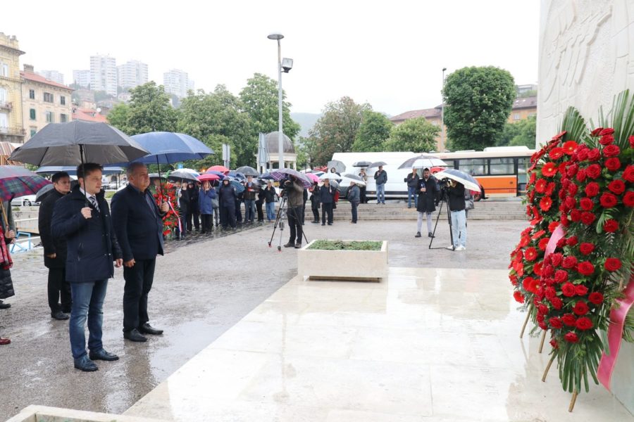 Polaganje vijenaca na Dan pobjede nad fašizmom