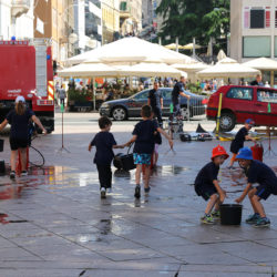 Održana prezentacija vatrogasne tehnike i opreme riječkih vatrogasaca „Vatrogasci u zajednici“