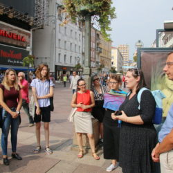 Na Korzu postavljena izložba o nasilju nad ženama