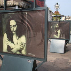 Na Korzu postavljena izložba o nasilju nad ženama