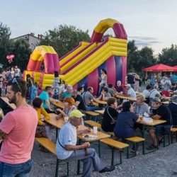 Dnevno druženje pored lunaparka