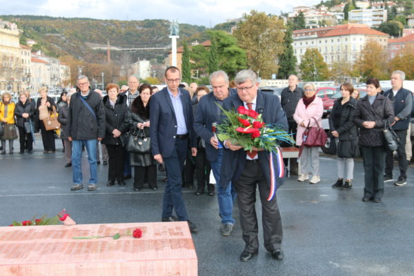 Otvoreno memorijalno obilježje na Mostu hrvatskih branitelja