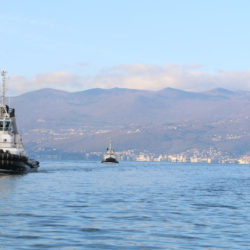 Brod Galeb otegljen u brodogradilište u Kraljevici
