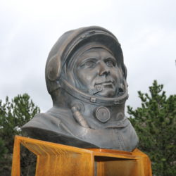 Otkrivanje biste Jurija Gagarina - Astronomski centar