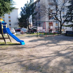 Parkić iza ljekarne