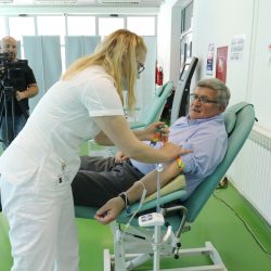 Gradonačelnik Obersnel daruje krv