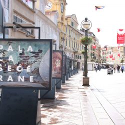 Na Korzu postavljena izložba „Palača šećerane“