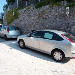 Parkiranje osobnih vozila u pješačkoj zoni Bazena Kantrida