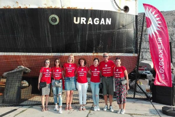 Volonteri pomogli na otvorenju Balthazarovog igrališta pored Uragana