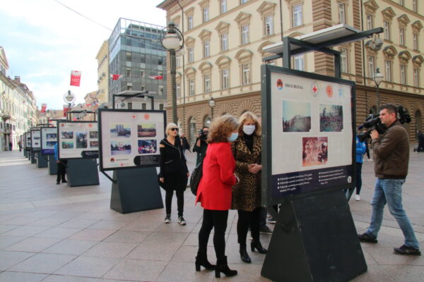 Fotografijom kroz šest desetljeća volonterskog rada mladih