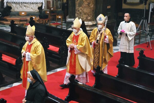 Nadbiskup koadjutor Mate Uzinić, apostolski nuncij Giorgio Lingua i riječki nadbiskup Ivan Devčić