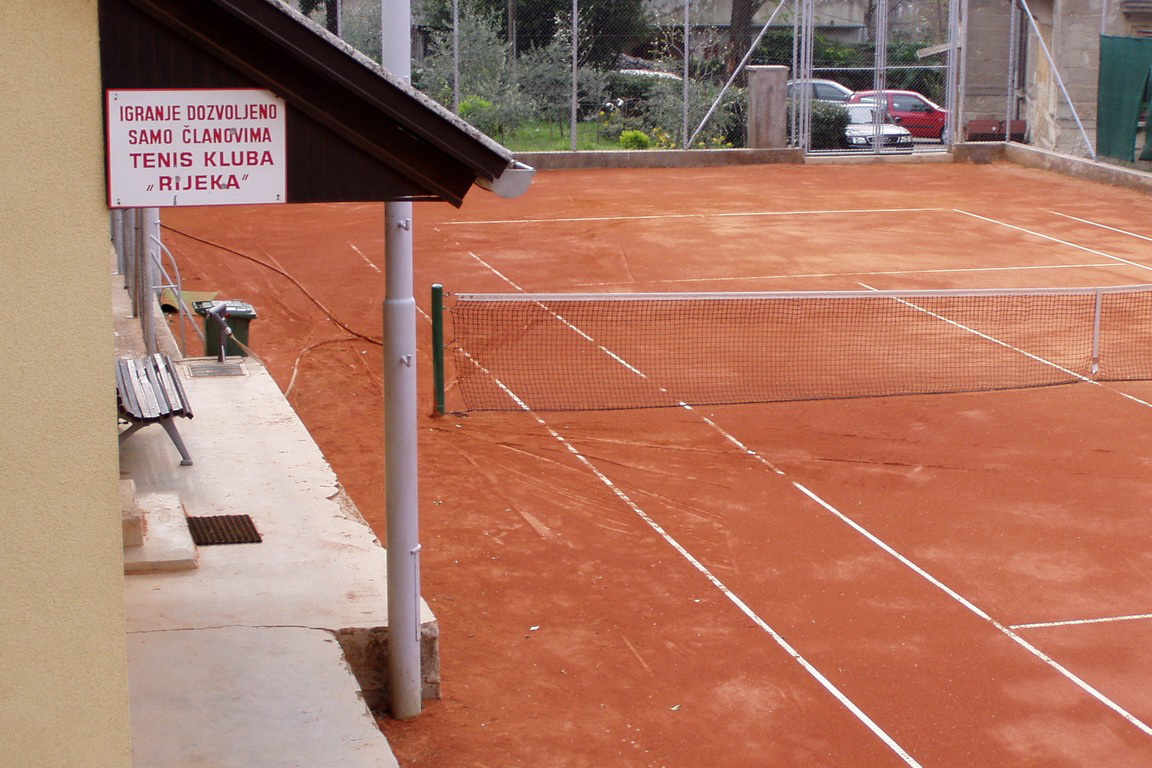 Tenis igralište Kozala