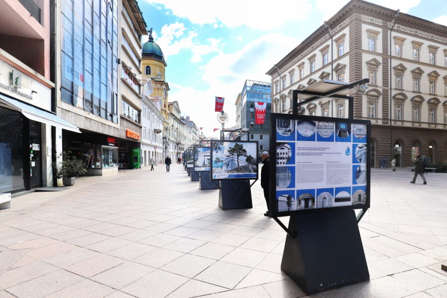 Izložba na postamentima na Korzu u sklopu obilježavanja Svjetskog dana voda