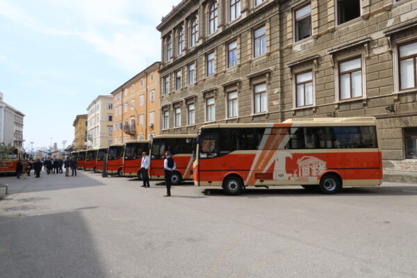 Predstavljanje deset novih autobusa Autotroleja