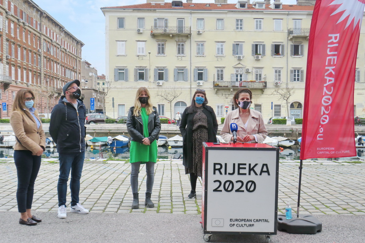 Rijeka avanturu zene za Rijeka burza