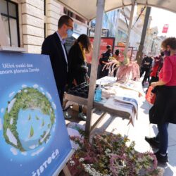 Podjelom sadnica i platnenih torbi građanima KD Čistoća obilježava Dan planete Zemlje