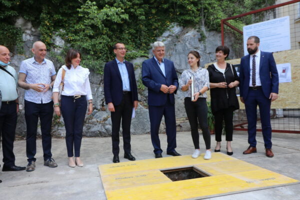 Uz župana i gradonačelnika radove je simbolično otvorila i učenica 4. razreda sestrinstva, uspješna sportašica Mia Mišković.